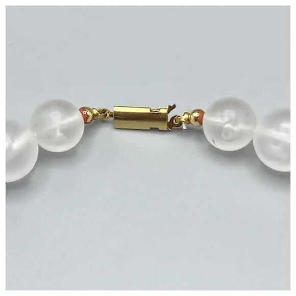 Frosted Lucite Black and‎ White Plastic Statement Necklace Vintage - Picture 5 of 6